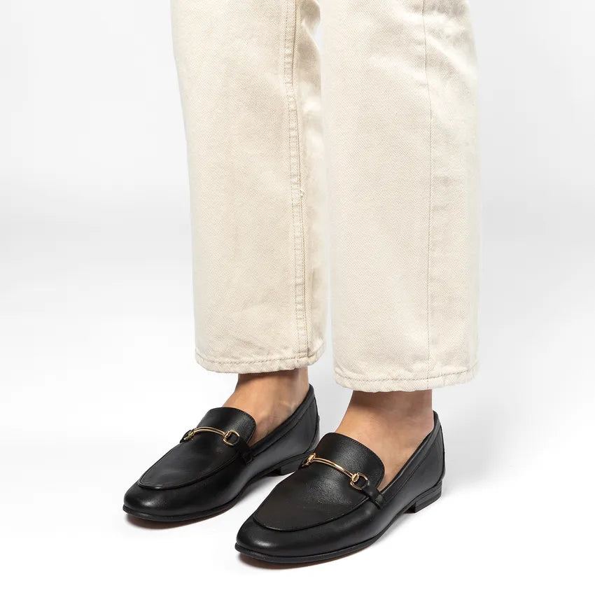 Dames Loafers | Zwart Leer | Klassieke Instappers met Goudkleurige Gesp