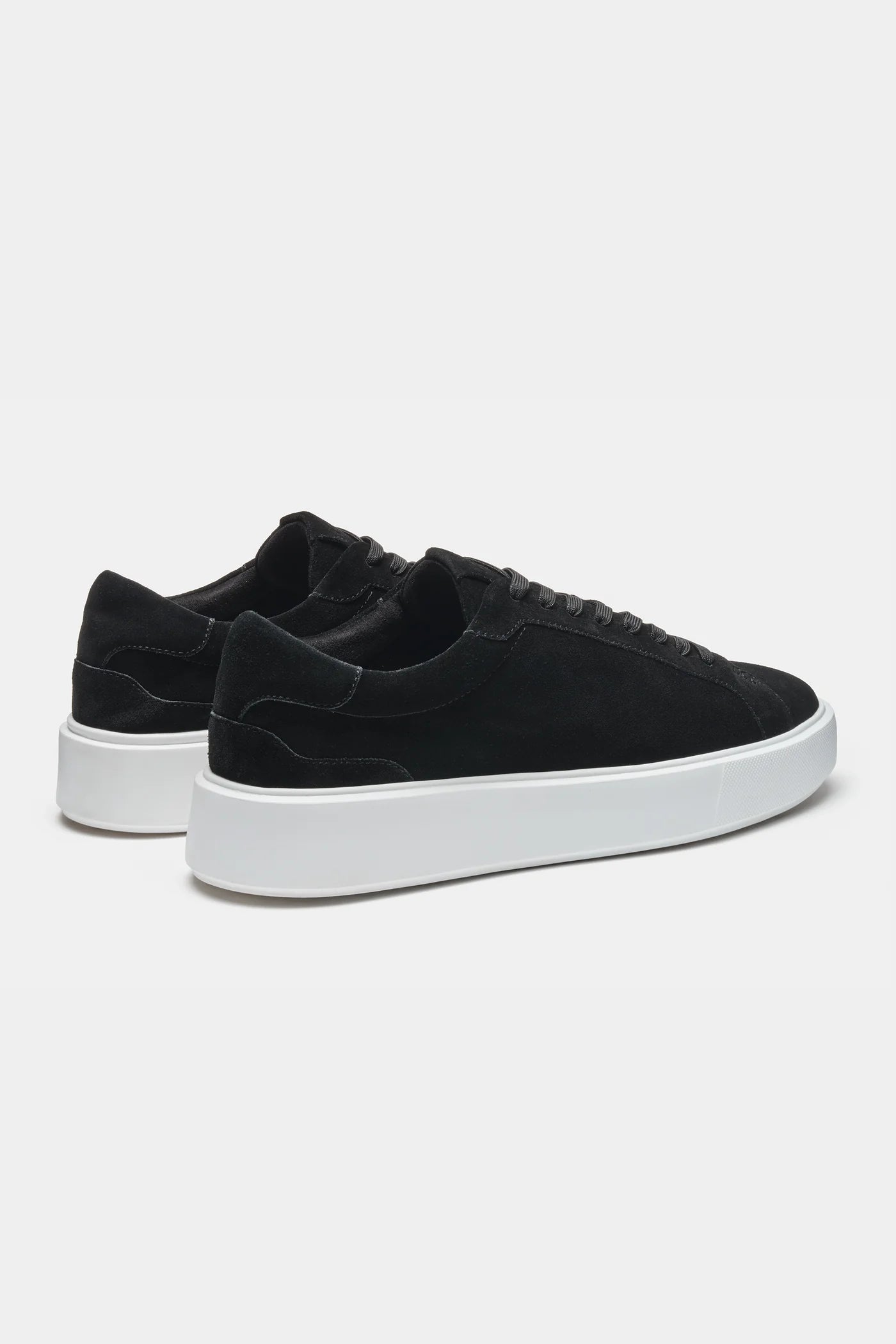 Herensneakers | Zwart Suède | Minimalistische Luxe met Witte Zool