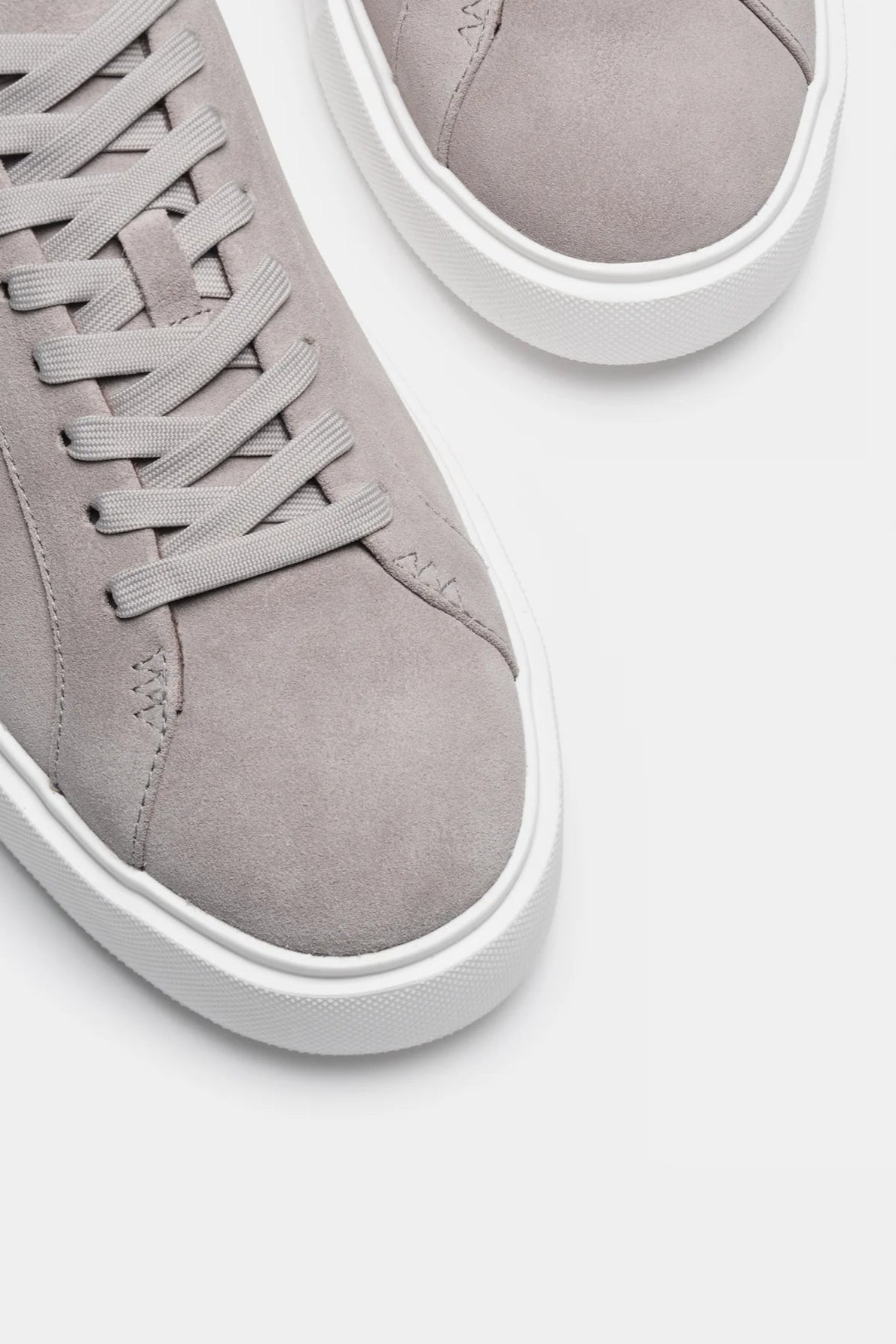 Herensneakers | Lichtgrijs Suède | Minimalistisch & Luxe met Witte Zool
