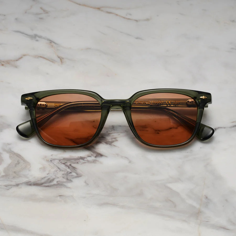 Olive Ember | Donkergroene zonnebril | Amberkleurige glazen