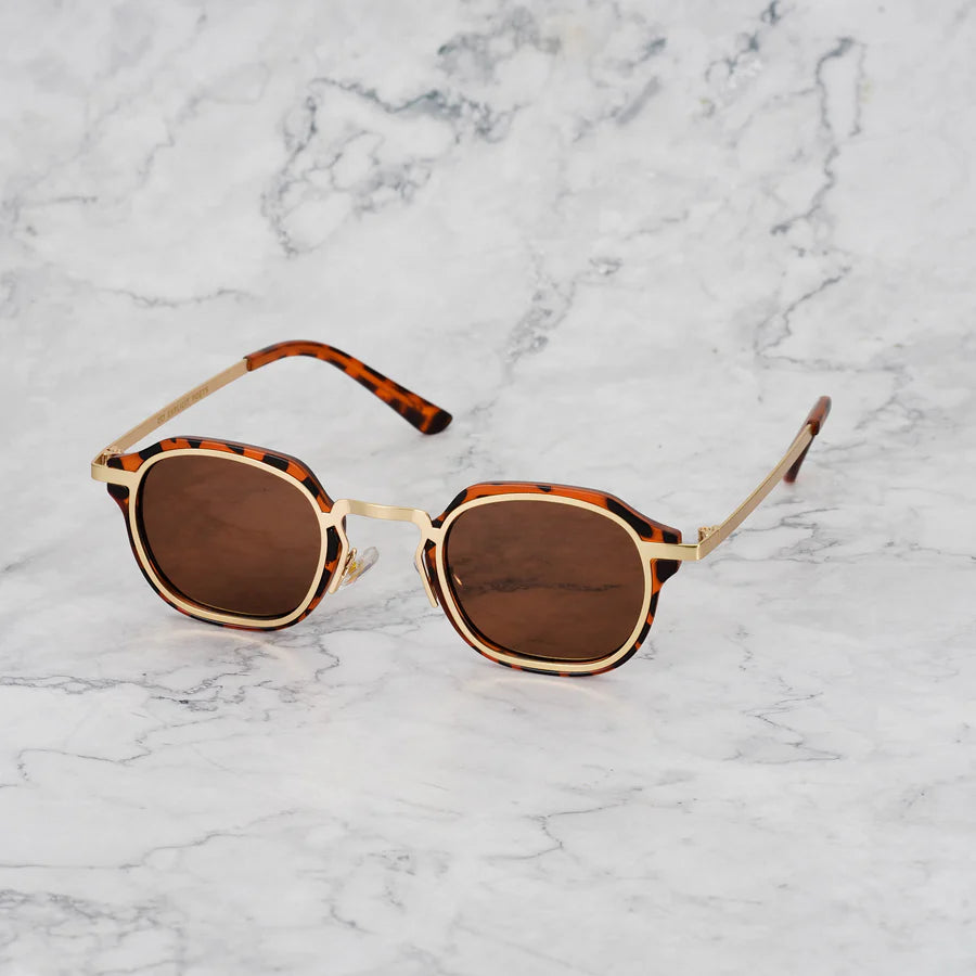 Savanna Edge | Zonnebril met goudkleurig frame en gevlekt schildpadmotief