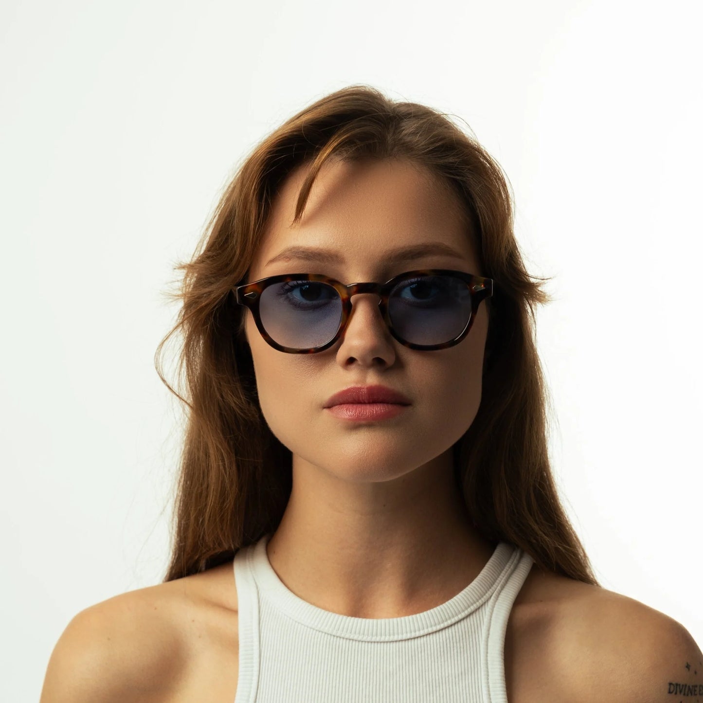 Robin | Zonnebril met blauwe glazen | Tortoise montuur