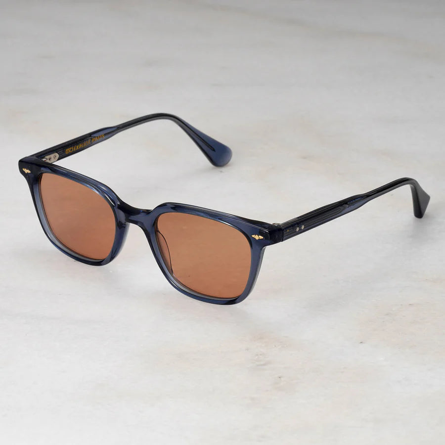 Midnight Verse | Donkerblauwe zonnebril met warme glazen