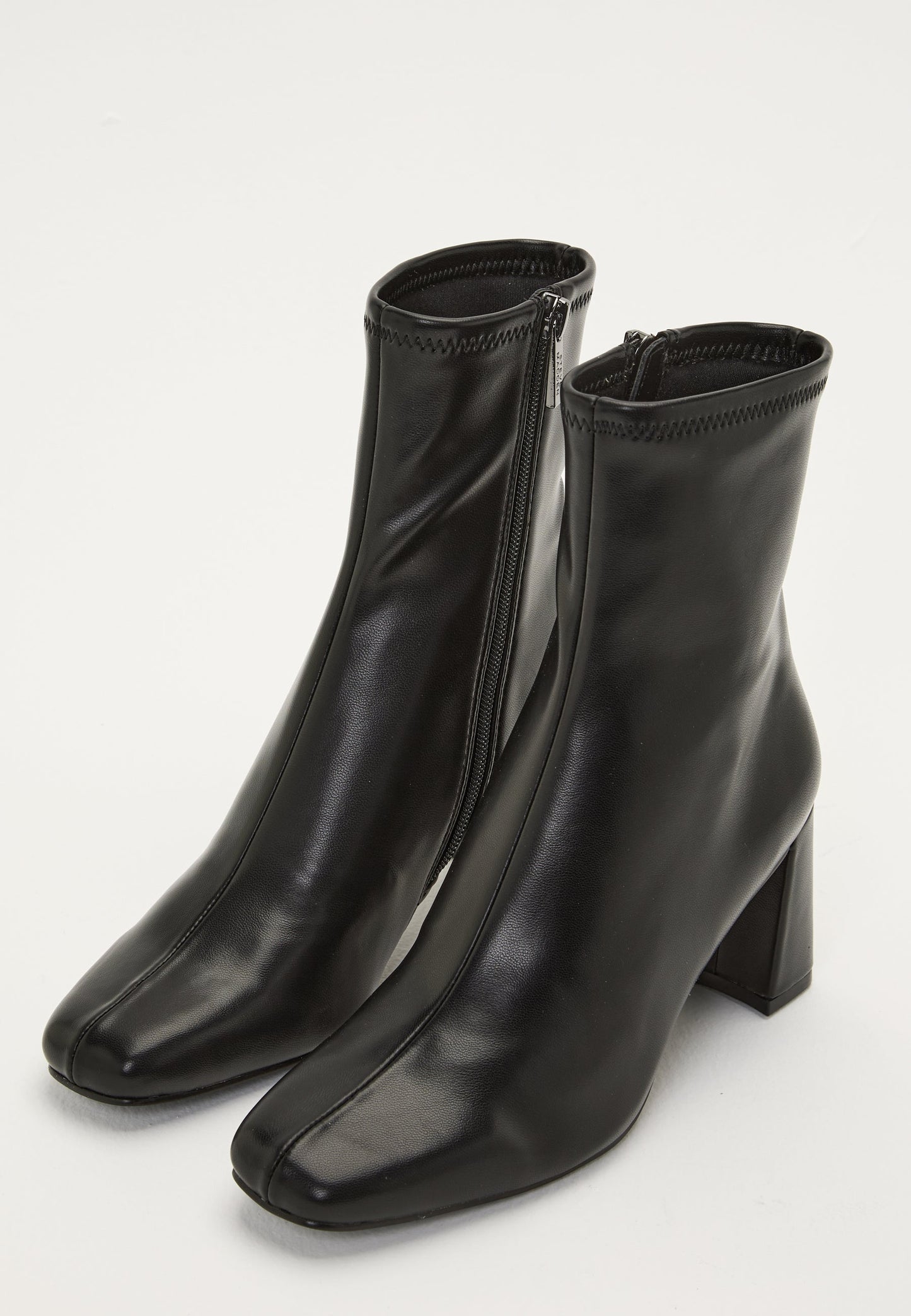 Dames Enkellaarsjes | Goudkleurige Accenten | Tijdloos Ontwerp
