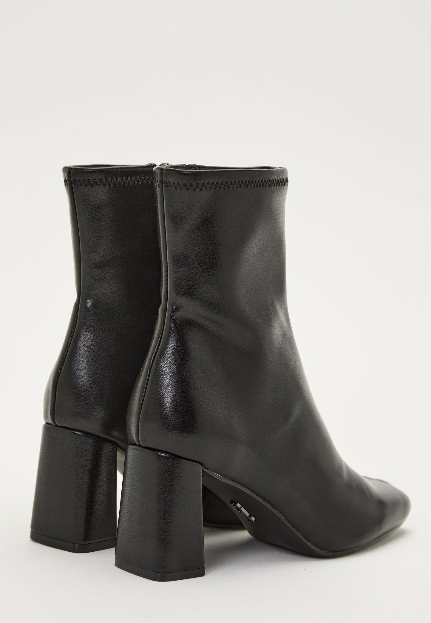 Dames Enkellaarsjes | Goudkleurige Accenten | Tijdloos Ontwerp