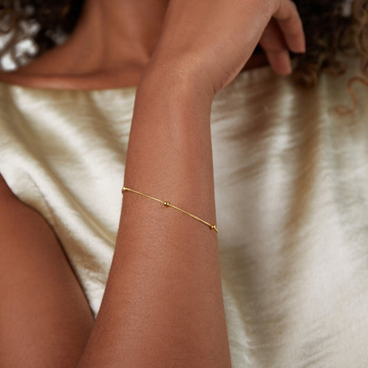 Armonia Elegance armband – stijlvolle luxe in een verfijnde gouden afwerking. Minimalistisch design dat perfect past bij elke gelegenheid, voor een subtiele en elegante uitstraling