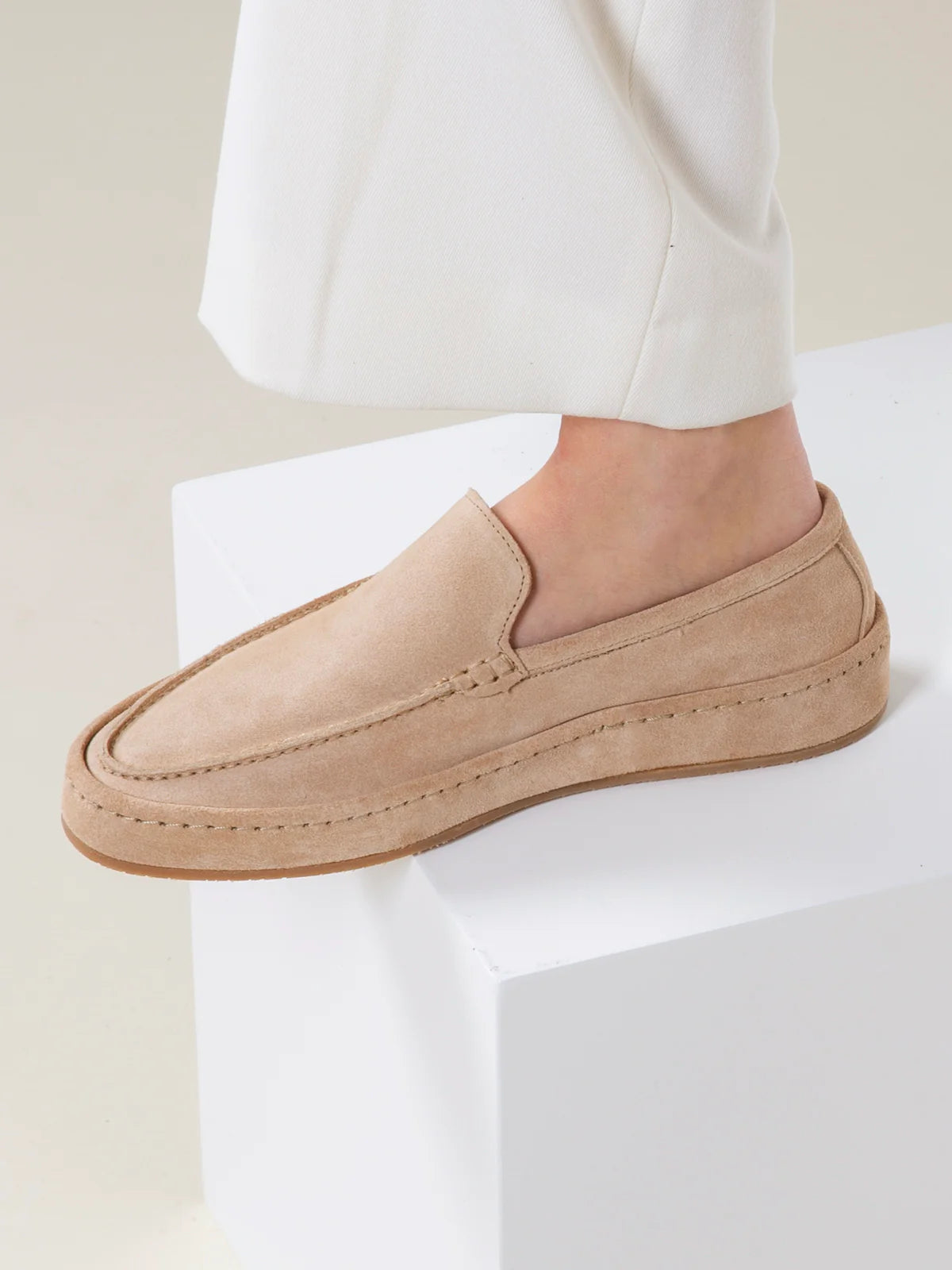 Dames Loafers | Lichtbeige Suède | Luxe Slip-On Schoenen