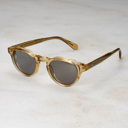 Desert Vibe | Zonnebril met amber montuur en diepe lenzen