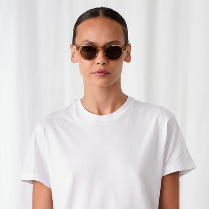 Desert Vibe | Zonnebril met amber montuur en diepe lenzen