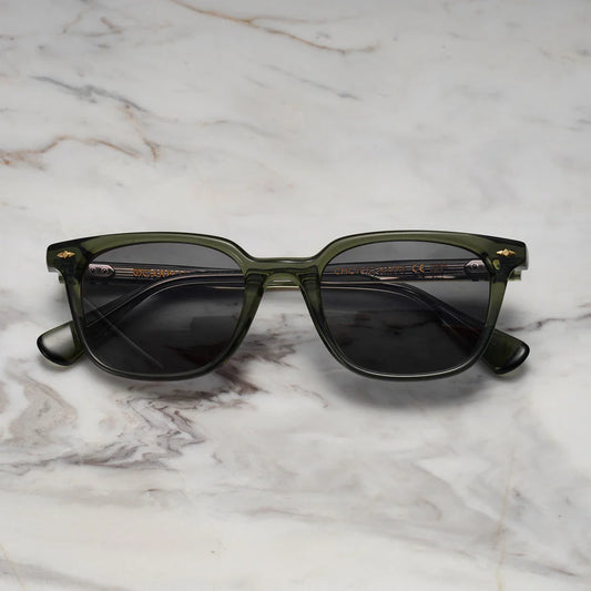Olive Phantom | Donkergroene zonnebril met donkere glazen