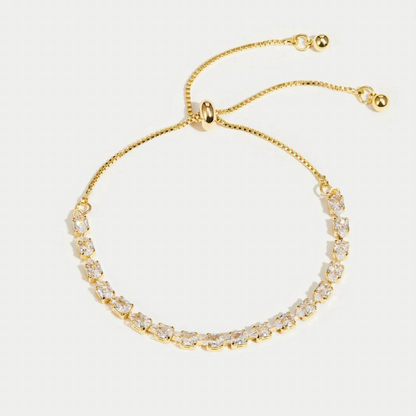 PureChic armband met sprankelende steentjes en een gouden afwerking, ontworpen voor een elegante en verfijnde uitstraling