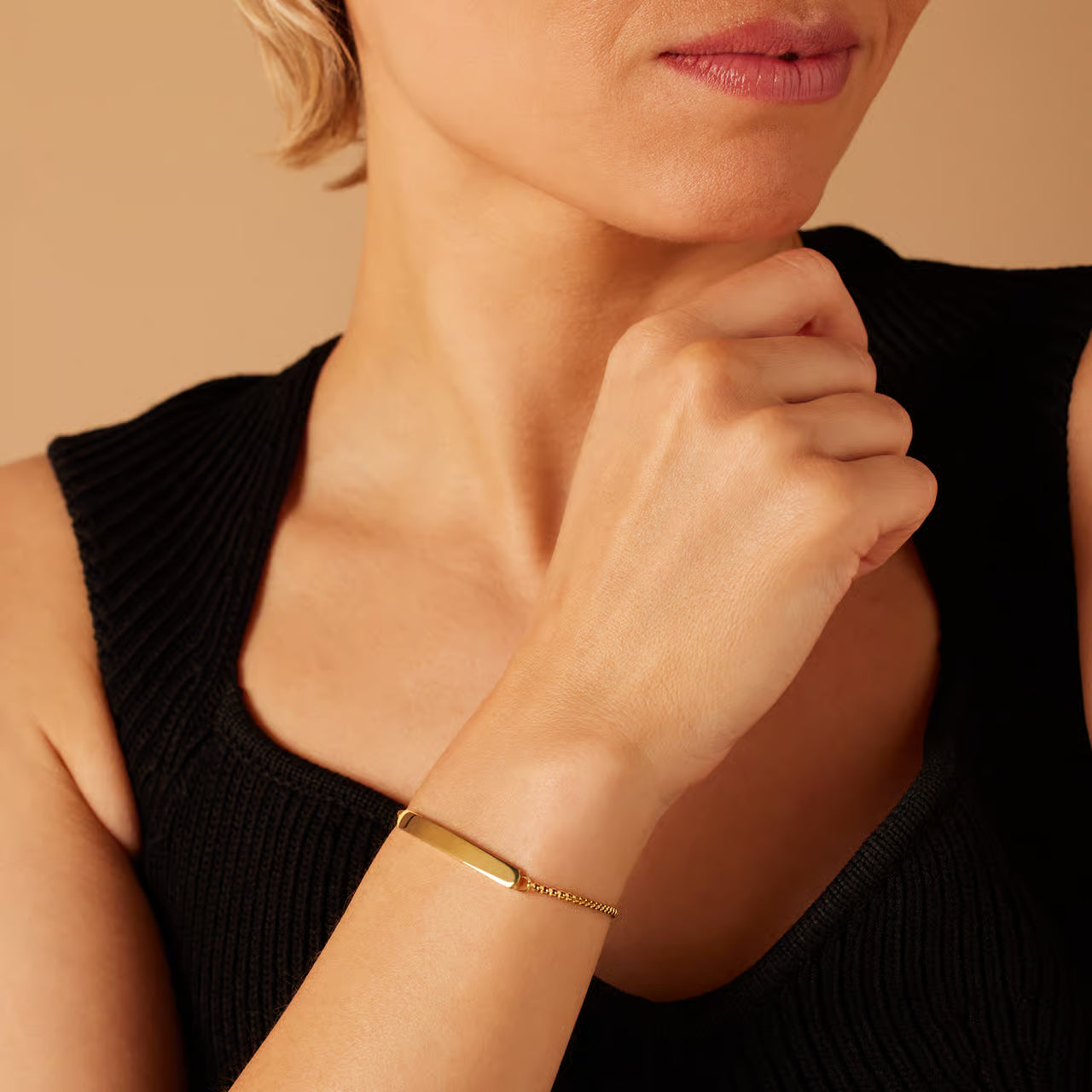 Melanie | Vrouwen plaatarmband | Goudkleurig