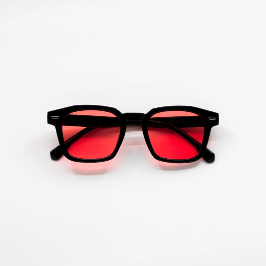 Aarte | Cherry zonnebril met rode glazen | Zwart montuur