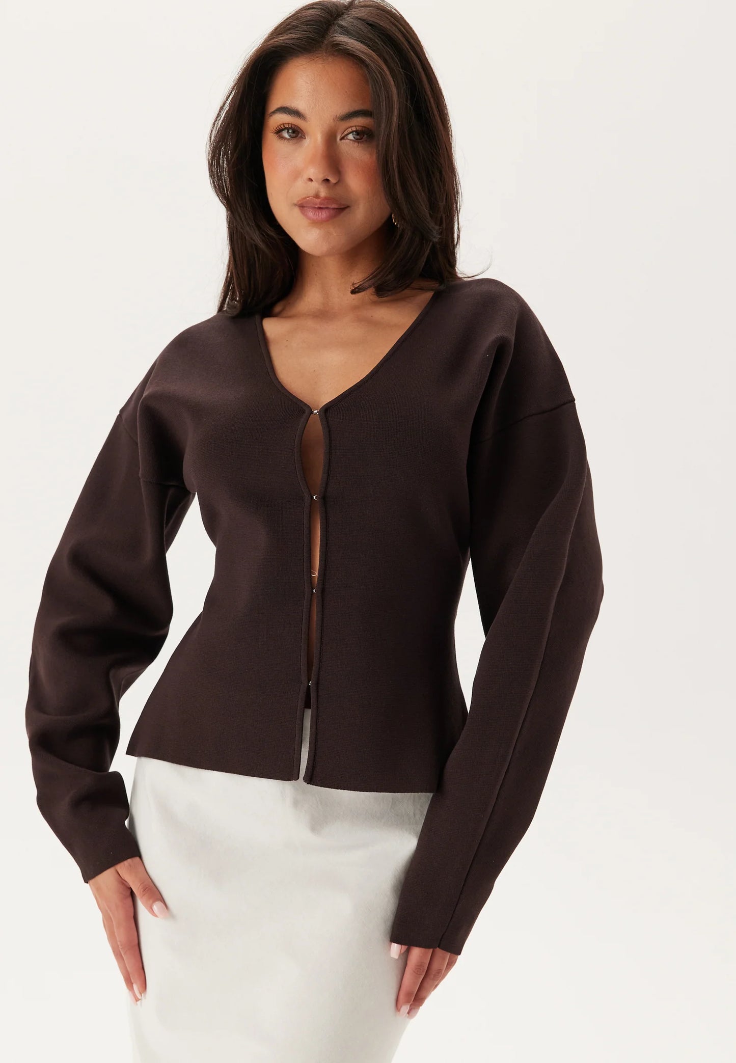 Donkerbruine Scuba Top | V-Hals Blouse van Polyester Blend | Lange Mouwen Dames