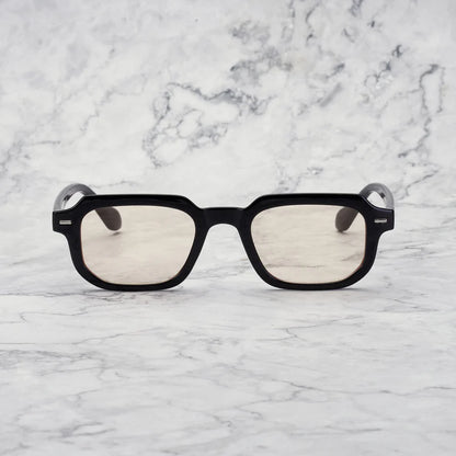 Dust | Zwarte zonnebril met beige glazen