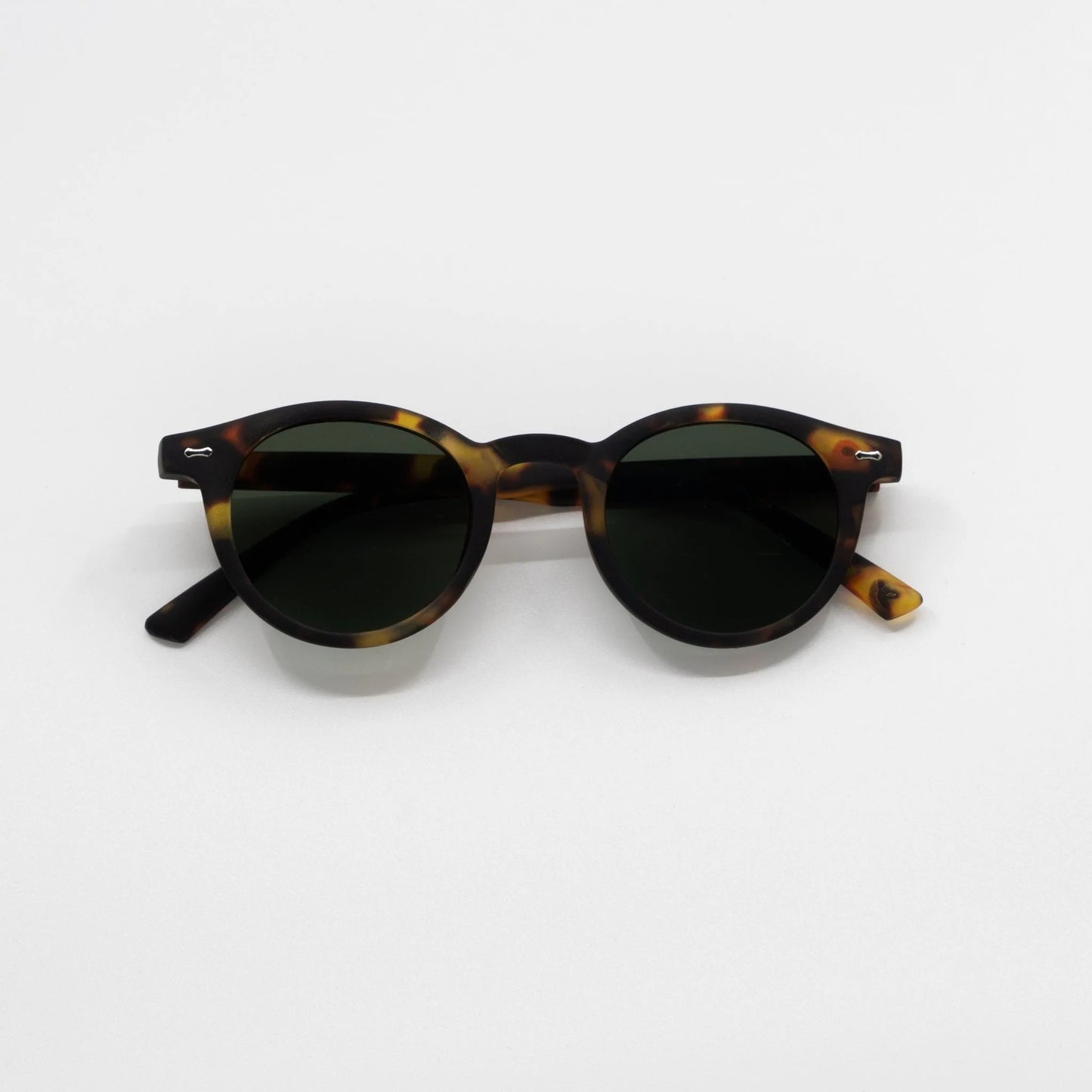 Leopard | Zonnebril met donkergroene glazen | Tortoise montuur