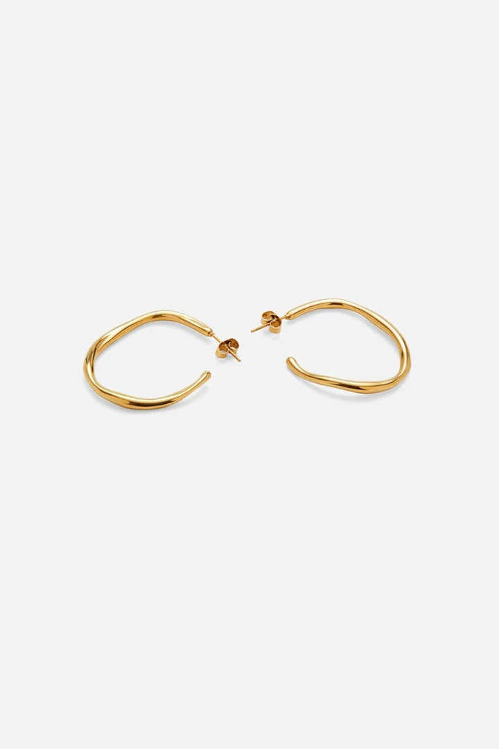Solstice | Oorring met vloeiende vorm | Goudkleurig