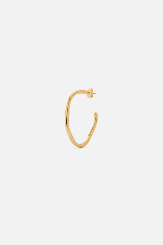 Solstice | Oorring met vloeiende vorm | Goudkleurig