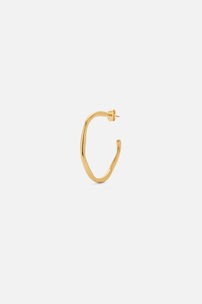 Solstice | Oorring met vloeiende vorm | Goudkleurig